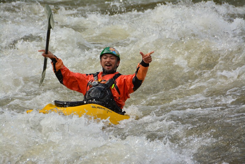ニセコHANAZONOラフティングのガイドさん