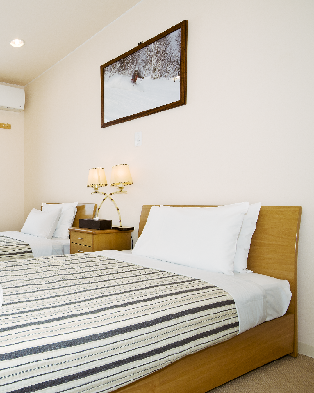 Gondola Chalets 4x5 1080x1350 Bed