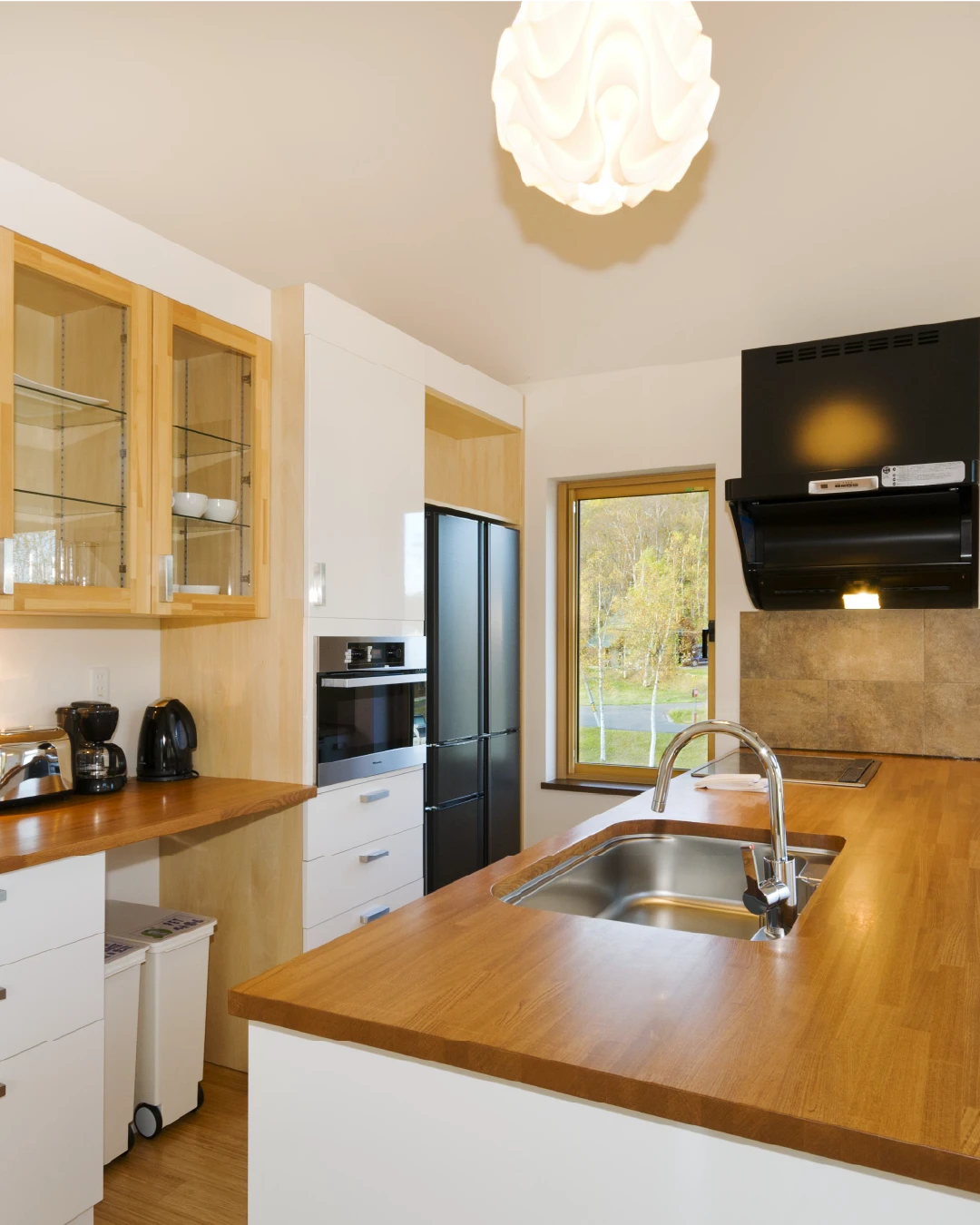 Hana And Jo 4x5 1080x1350 Island