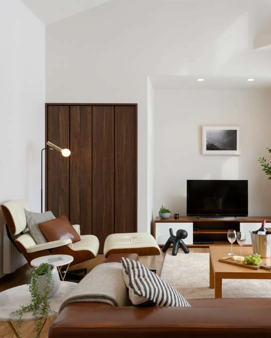 Book Snowdog Village dog friendly