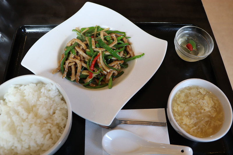 広華の青椒肉絲定食