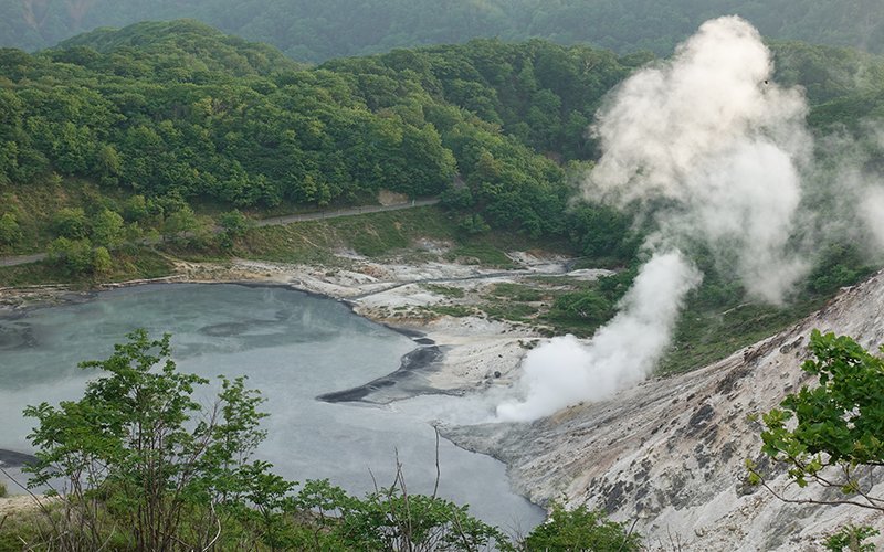 hokkaido road trip jigokudani oyunuma pond