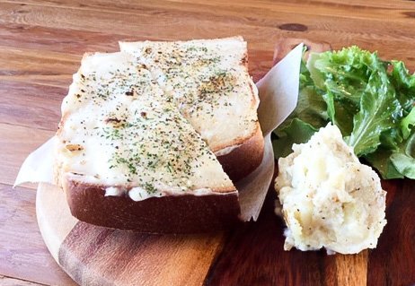 真狩村のhair&cafe lifeのクロックムッシュ