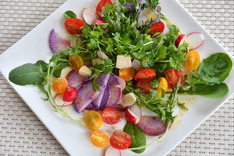 ニセコの新鮮な野菜で作ったサラダ