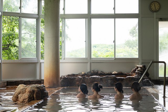 onsen niseko hot springs